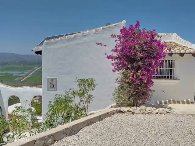Casa de Luz | Espagne, Costa Blanca, Dénia - villa Façade de la Casa avec grande entrée et terrasses ; Un seul coin est visible ici.