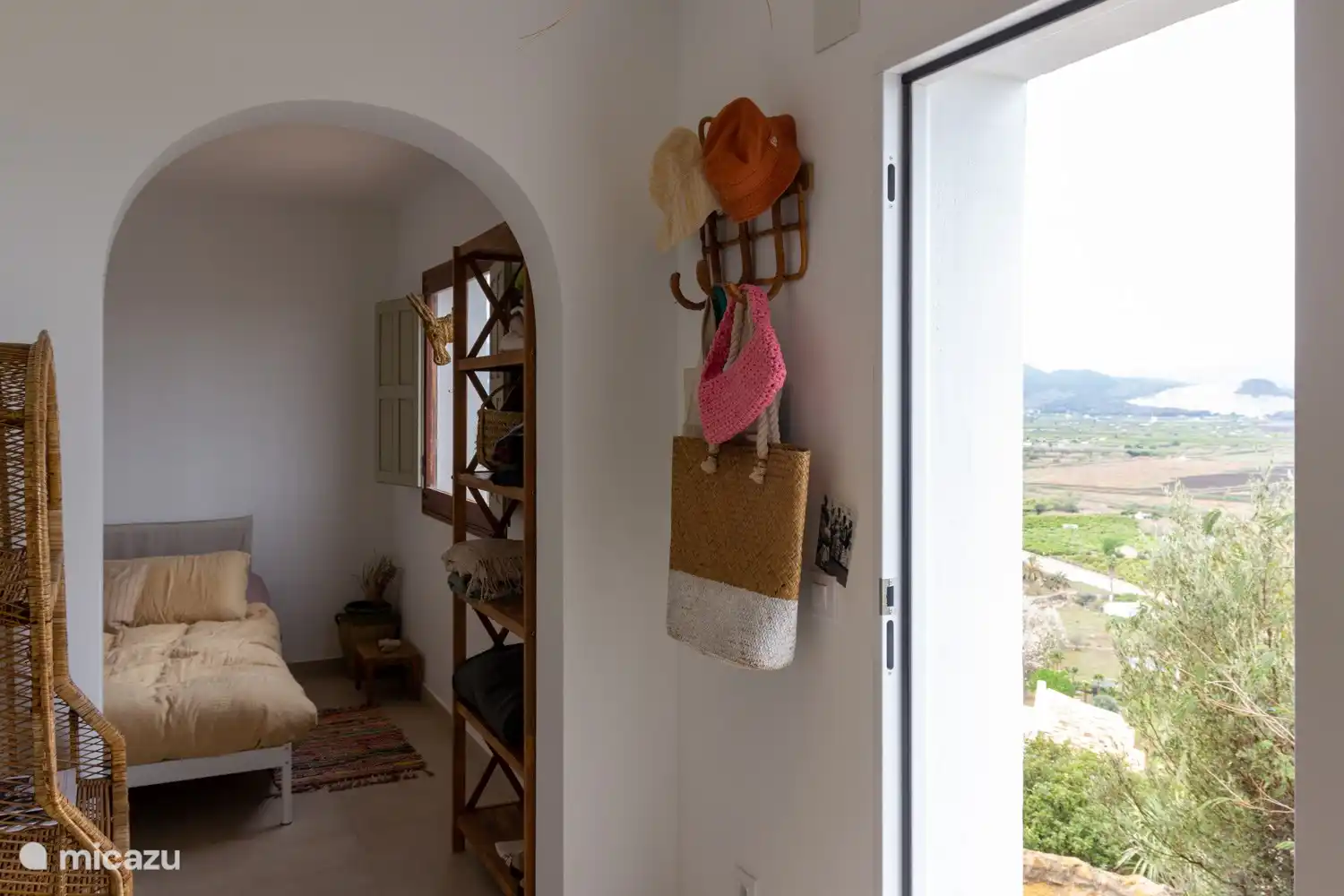 Geräumiger Eingang zur Erdgeschosswohnung