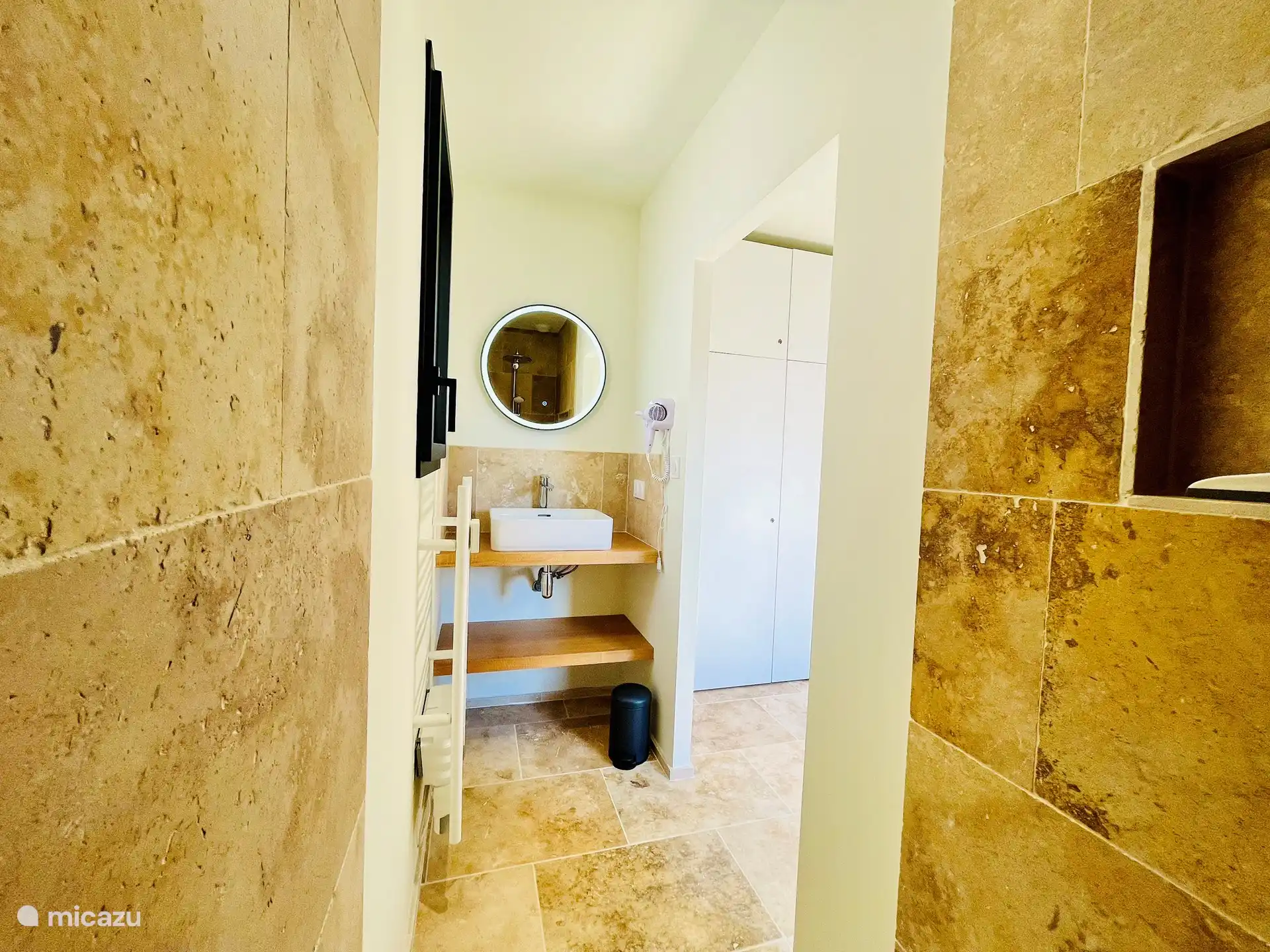 	Villa Nova Ventoux badkamer