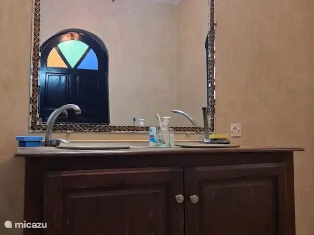 pension / guesthouse / privékamer huren in Marokko, Marrakech-Safi, Essaouira – M birika De badkamer met douche
