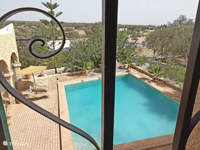 pension / guesthouse / privékamer huren in Marokko, Marrakech-Safi, Essaouira – M birika Uitzicht op de vloer