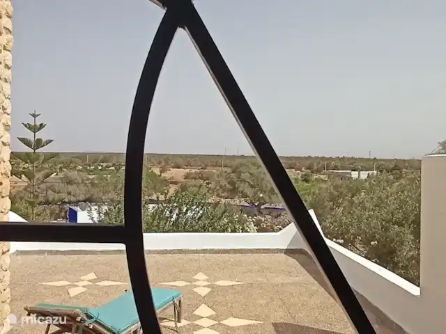 pension / guesthouse / privékamer huren in Marokko, Marrakech-Safi, Essaouira – M birika Uitzicht op de vloer
