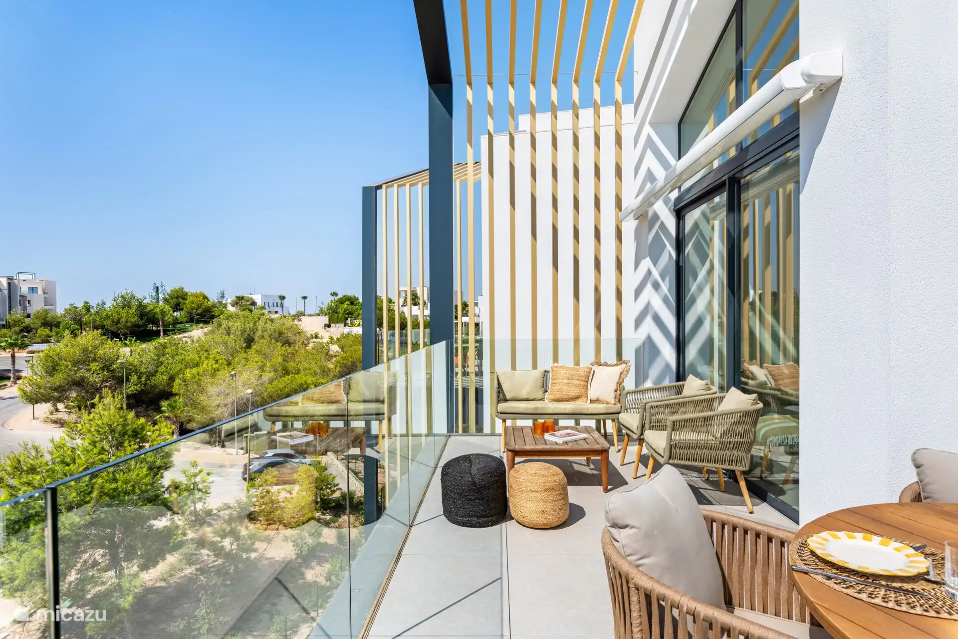 Terrasse vor dem Wohnzimmer