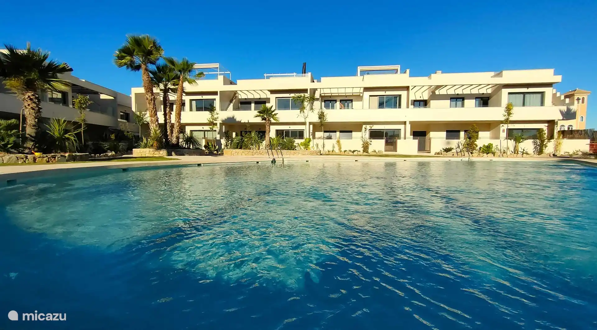 Belle vue de notre appartement depuis le jardin