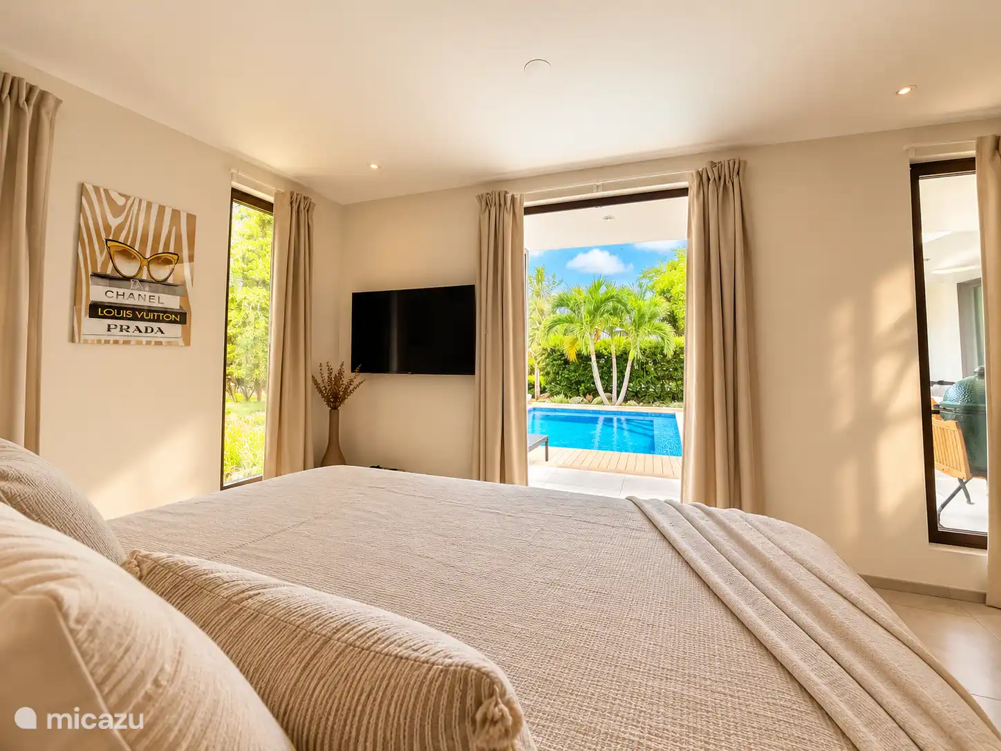 Vue sur la chambre principale