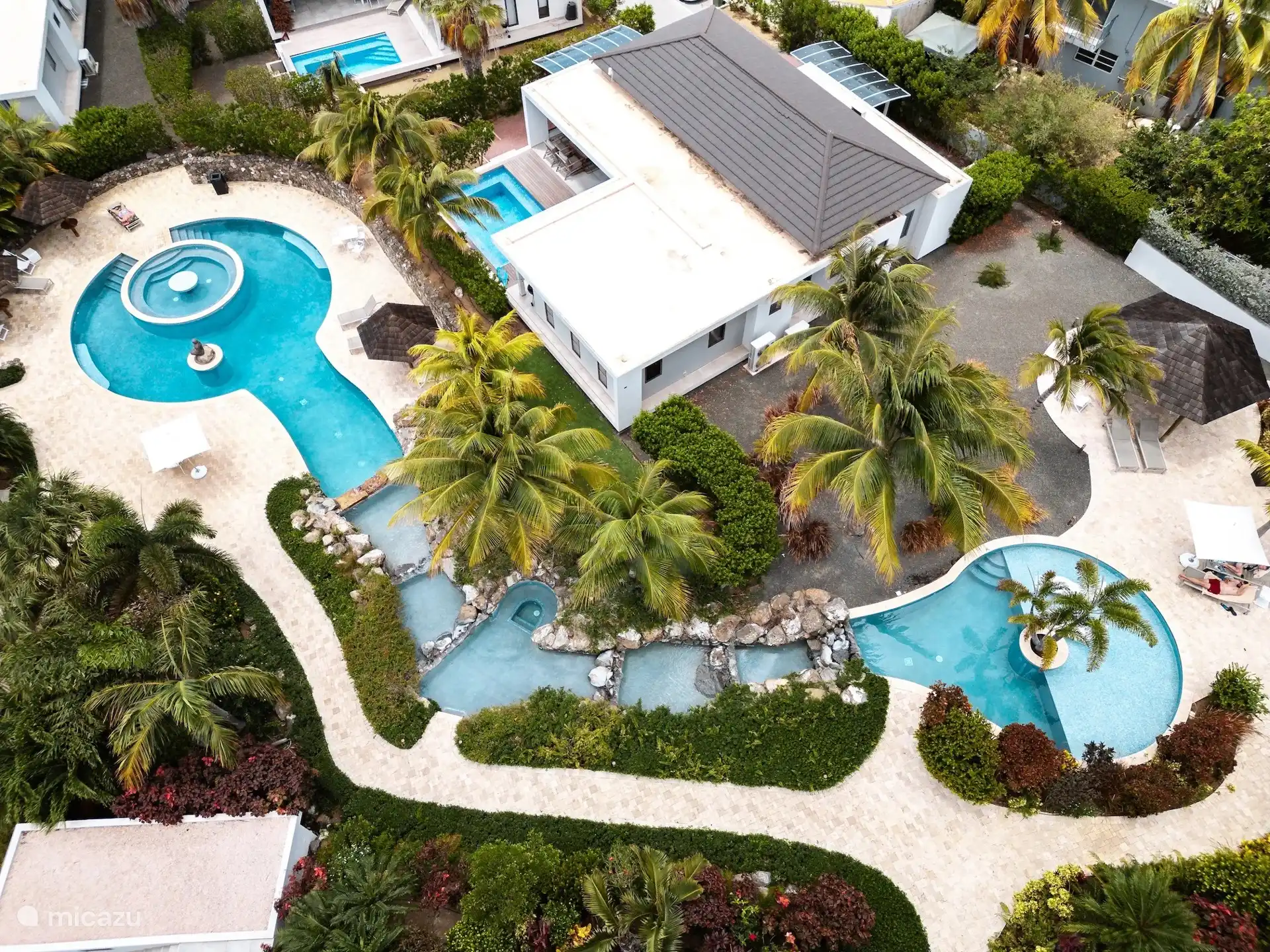 Piscine commune