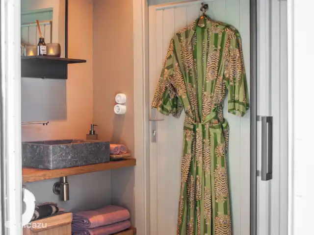 CoCo Cabin en Países Bajos, Utrecht, Woudenberg - casa pequeña  Cuarto de baño decorado de forma atractiva