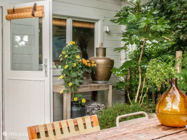 CoCo Cabin en Países Bajos, Utrecht, Woudenberg - casa pequeña  Mesa de jardín