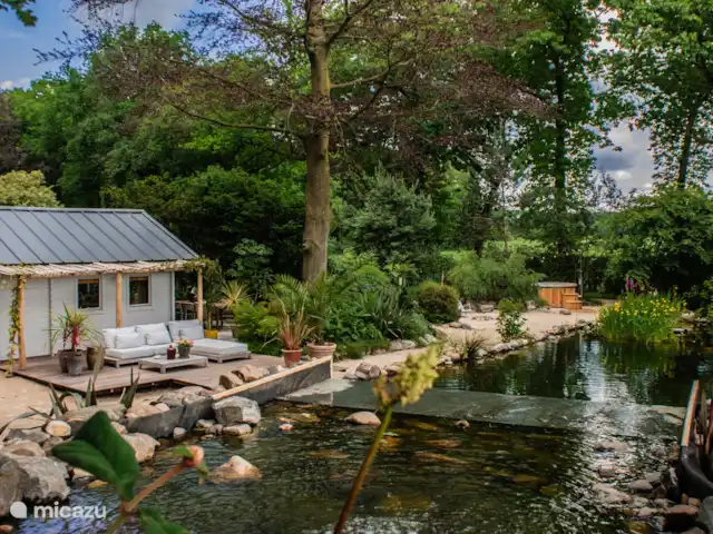 CoCo Cabin en Países Bajos, Utrecht, Woudenberg - casa pequeña  Piscina natural fría sobre la cascada