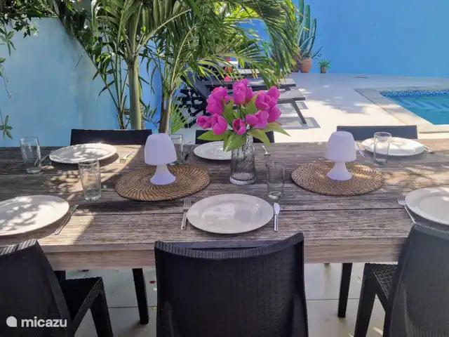 East Hill 23, con piscina privada en Curazao, Curazao Centro, Bottelier - casa vacacional Mesa de comedor