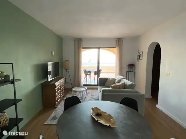 Casa Thalessa Benitachell huren in Spanje, Costa Blanca, Benitachell - appartement Eettafel binnen en buiten op het terras met direct zeezicht over de middellandse zee