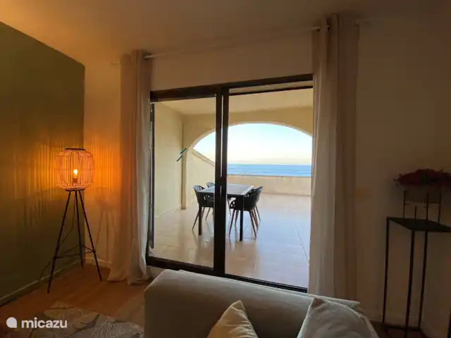 Casa Thalessa Benitachell huren in Spanje, Costa Blanca, Benitachell - appartement Vanuit de living direct het royale (overdekte) terras op.