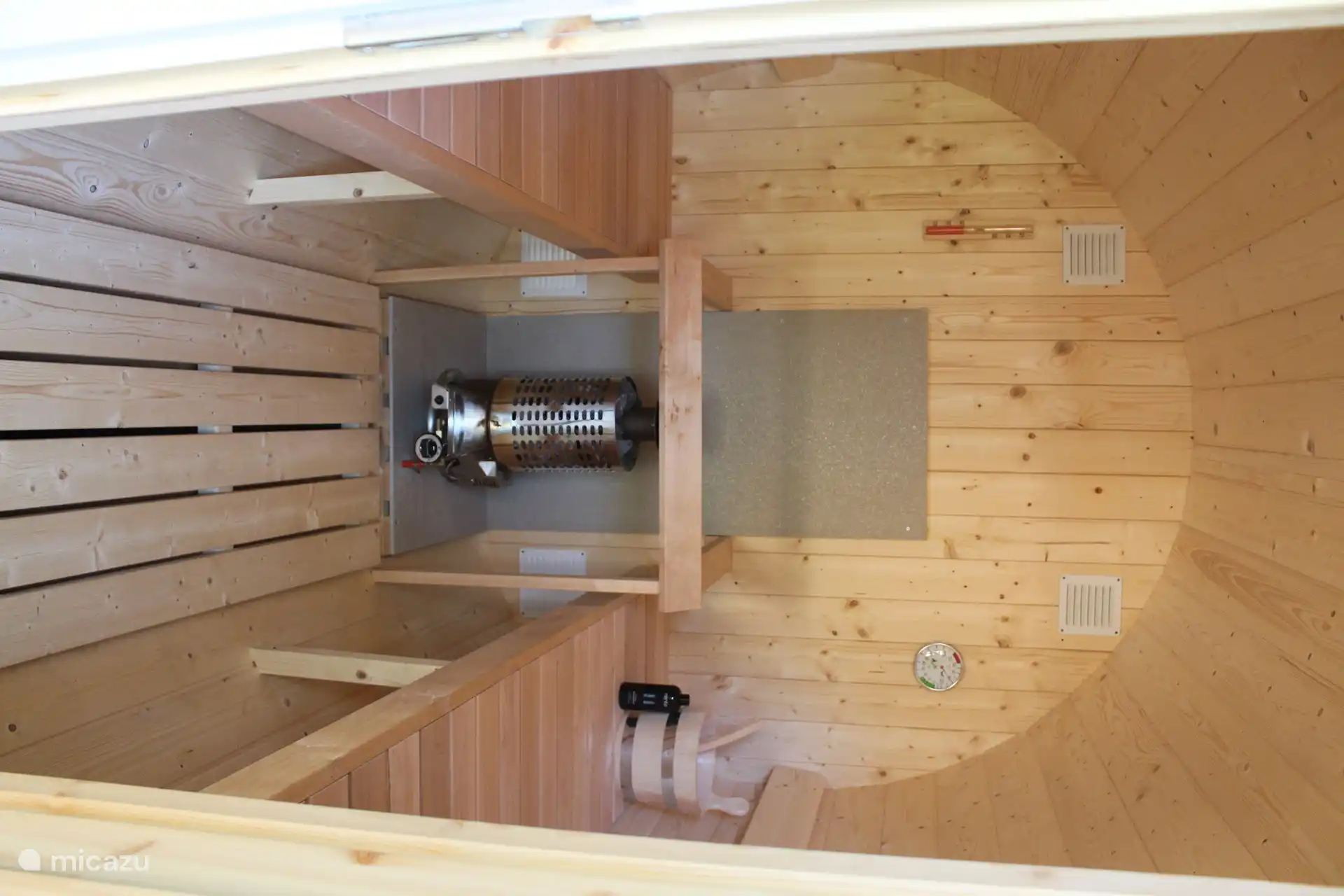 À l’intérieur du sauna finlandais