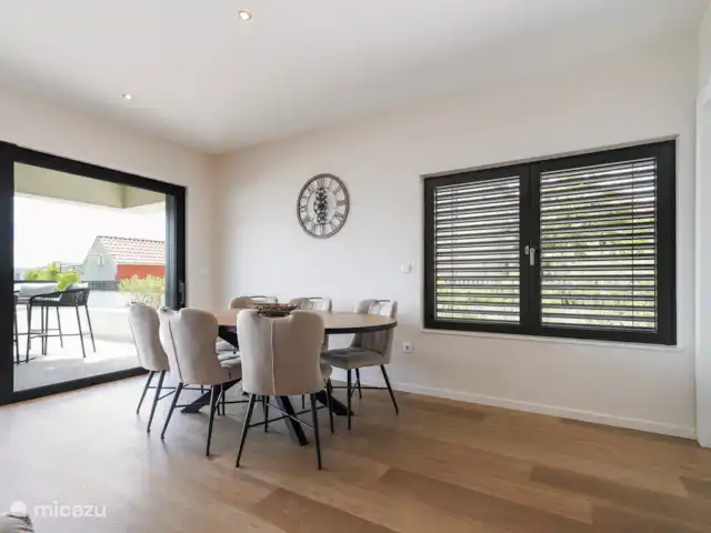 appartement huren in Kroatië, Dalmatië, Trogir – Royal Dutch at Sea RD1 Eettafel met 6 stoelen