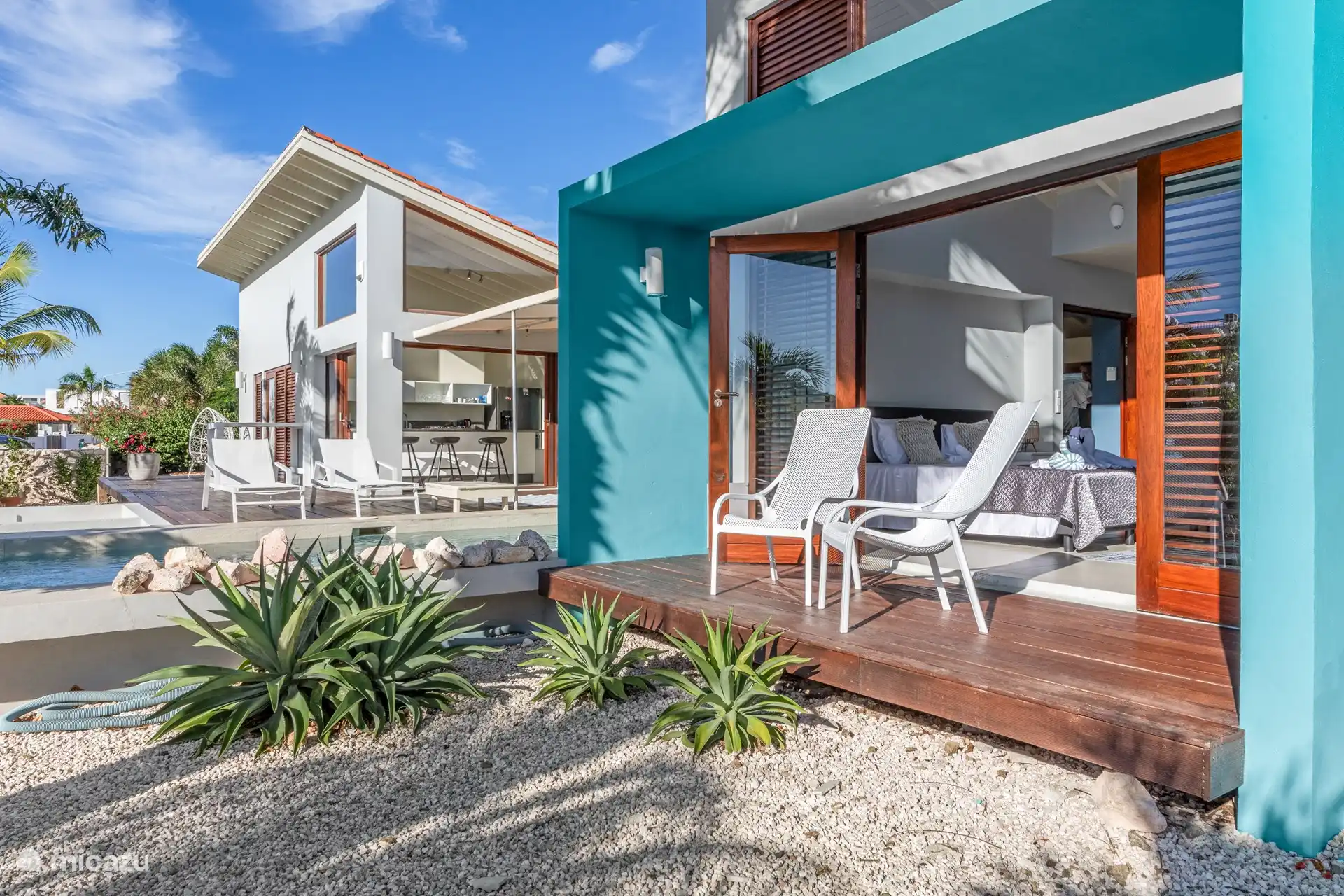 Seating master bedroom