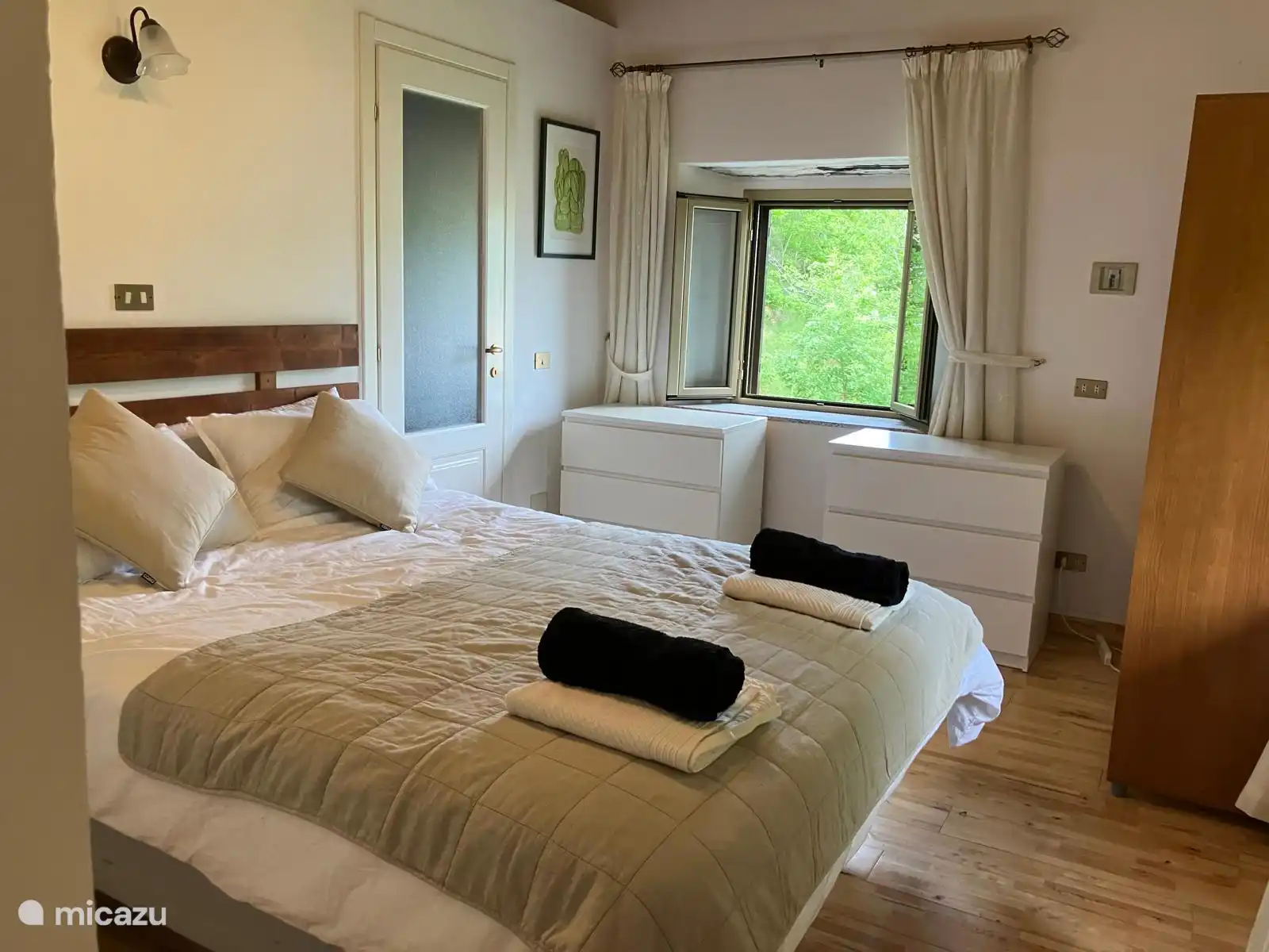 Schlafzimmer 1 im zweiten Stock mit eigenem Bad