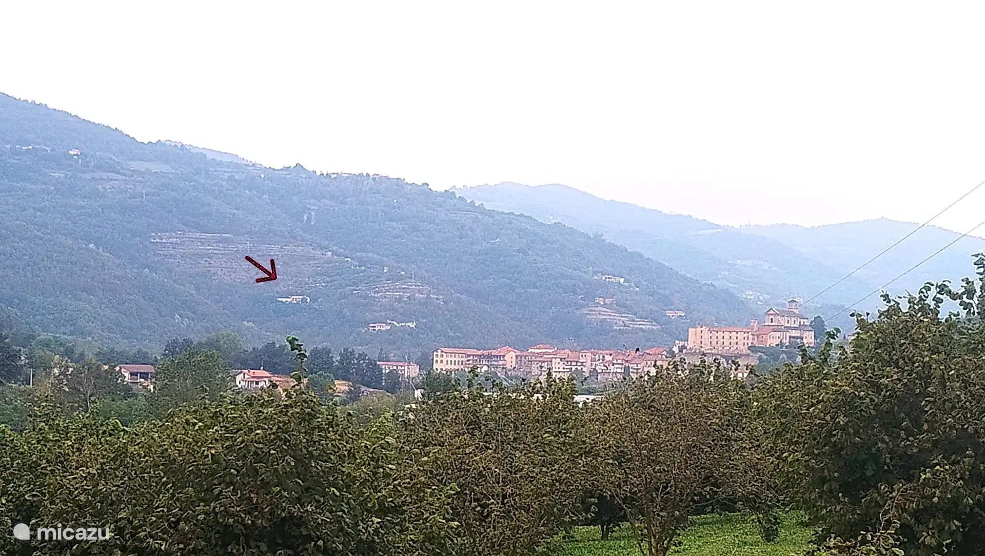 Das Haus ist sehr privat und doch in der Nähe des schönen Dorfes Monesiglio