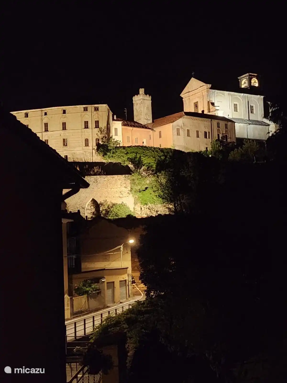 Monesiglio bei Nacht