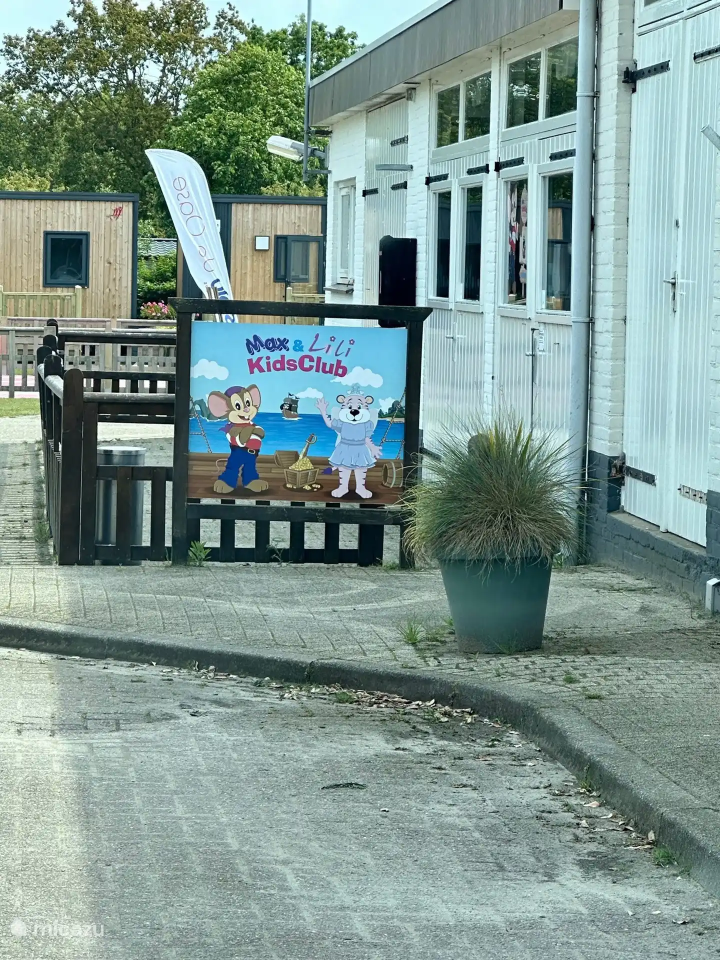 Max & Lili Kinderanimation mit buntem wechselndem Programm