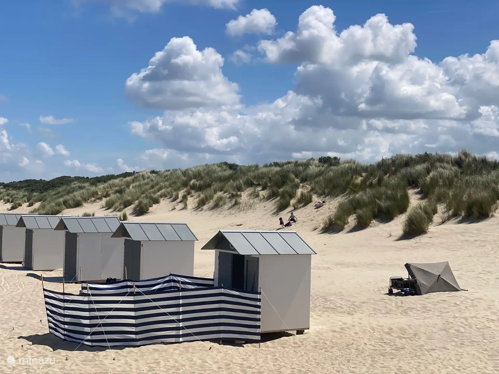 Strand mit Umkleidekabinen
