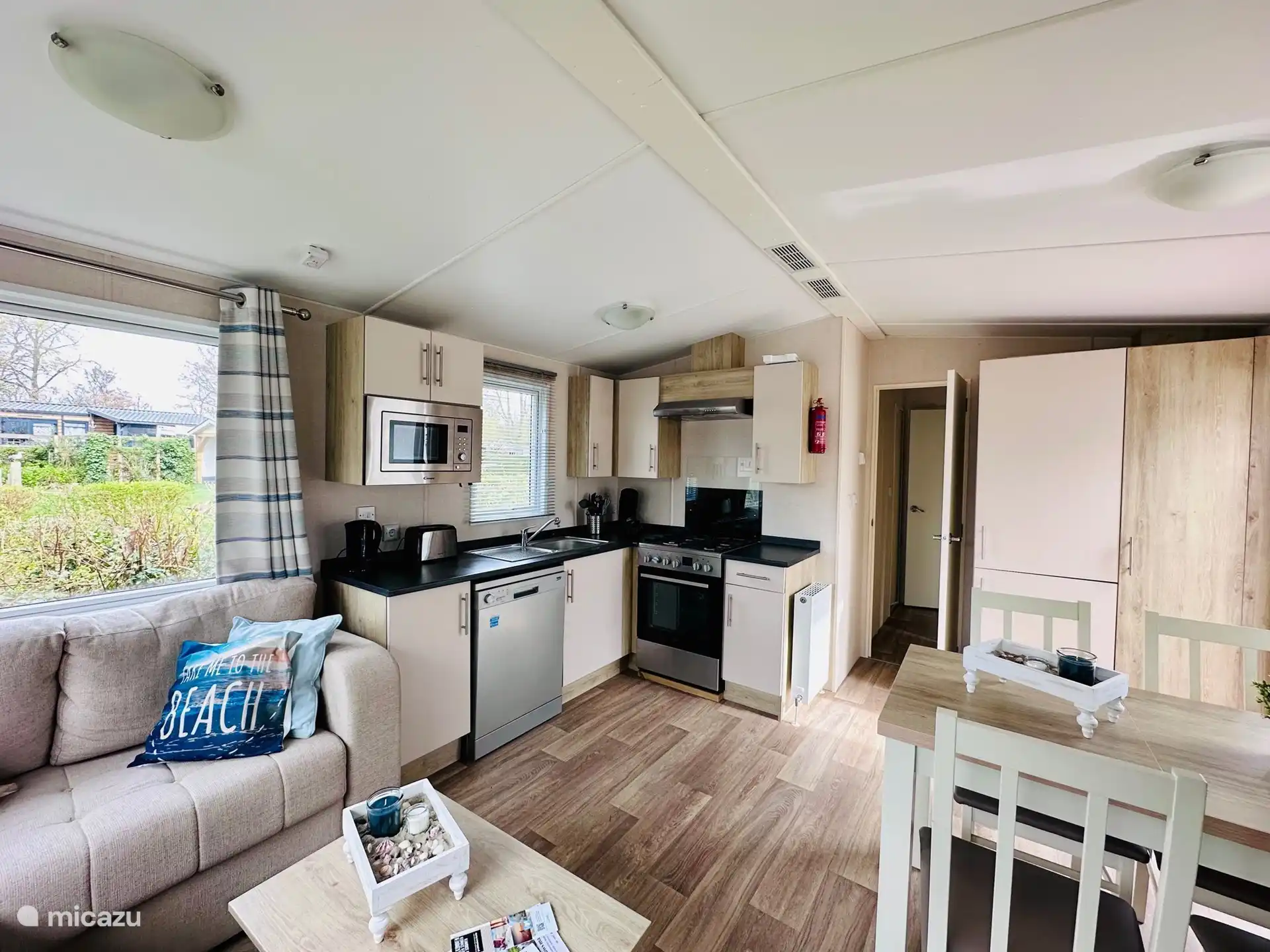 Die gut ausgestattete Küche 