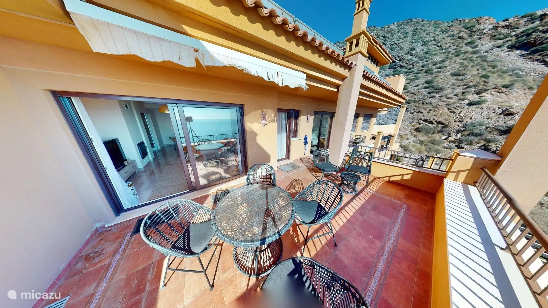 Terras met tuinmeubilair