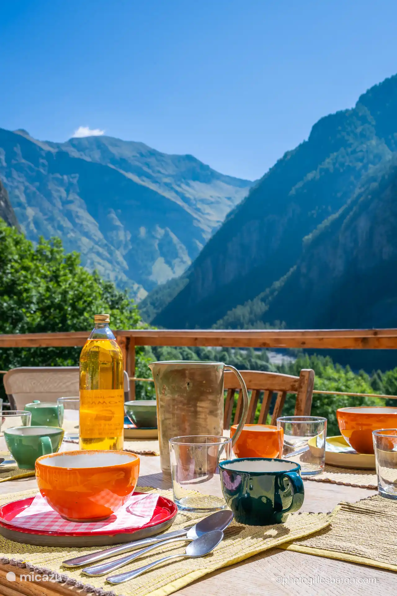 Geräumige Terrasse mit wunderschöner Aussicht
