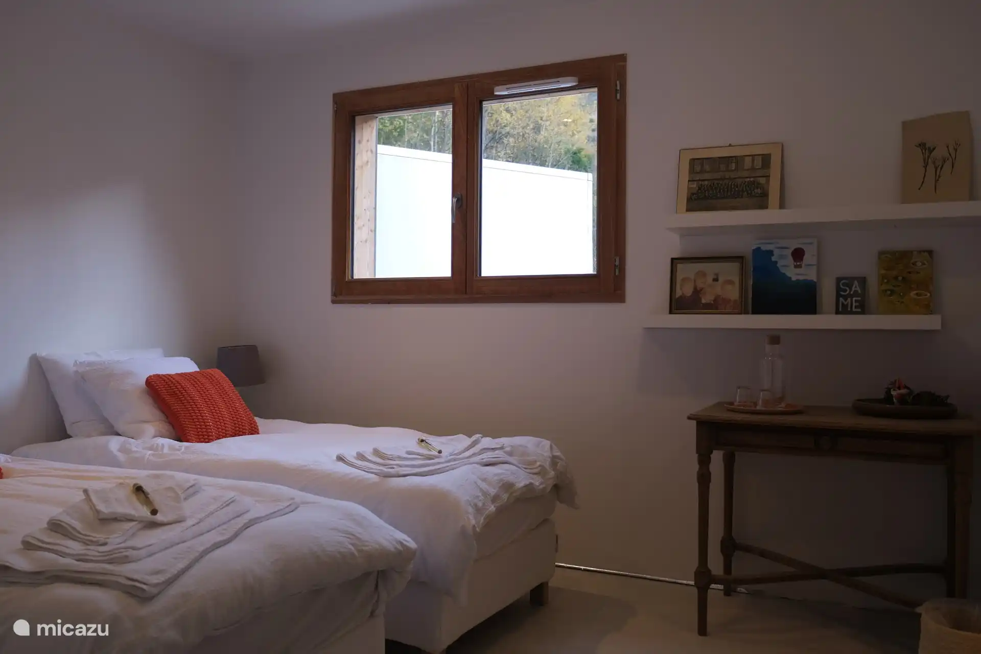 Raum Prapic. Hier können Sie auch wählen, ob Sie die Betten einzeln oder zusammen aufstellen möchten.