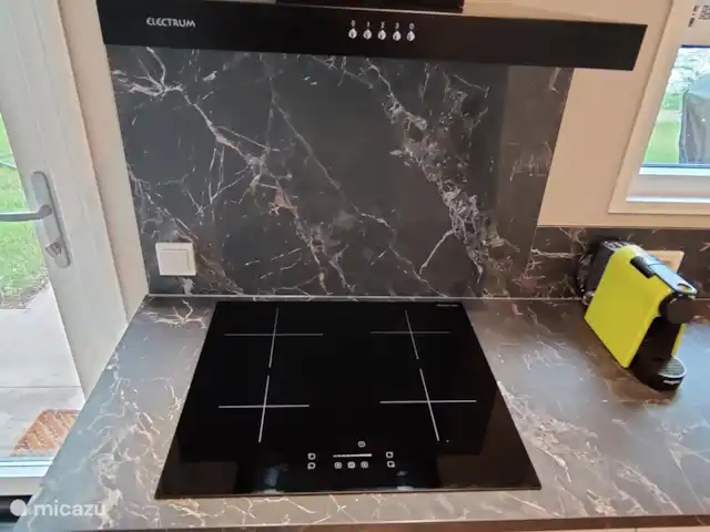 Forest Lodge + Bañera de hidromasaje - El Ciervo Verde en Países Bajos, Overijssel, Haarle - chalet Cocina eléctrica, 4 quemadores