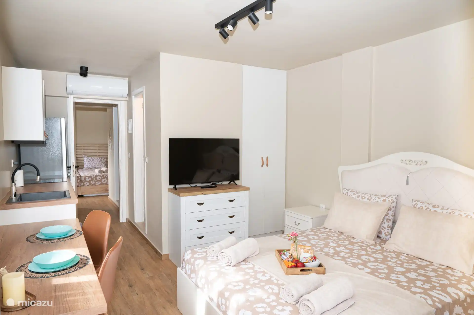 Studio Kimon equipped with brand new furniture, top quality mattress, Smart LED 43' TV, refrigerator, kitchenette and toilet.