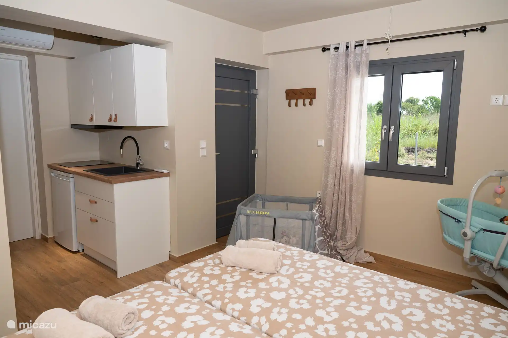 Studio Daniil with garden view