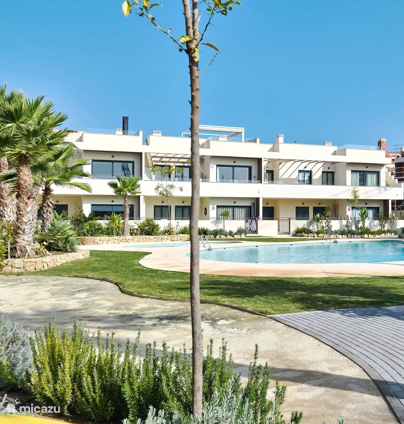 Piscina 1 tomada desde un ángulo diferente