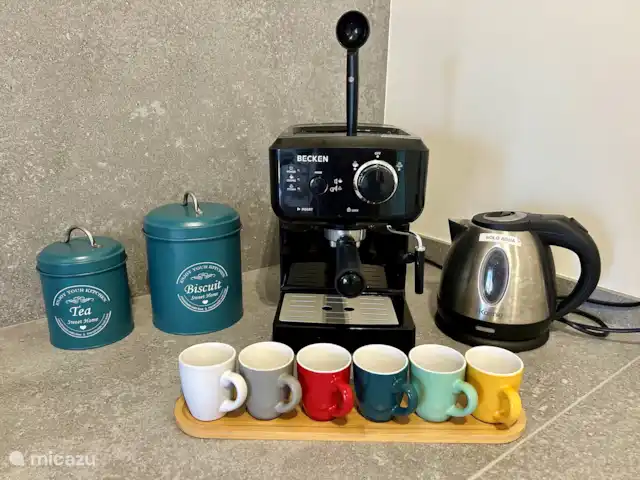 Location de Vacances Espagne, Andalousie, Islantilla, appartement - Casa Solina La cuisine dispose d’une belle machine à café-expresso