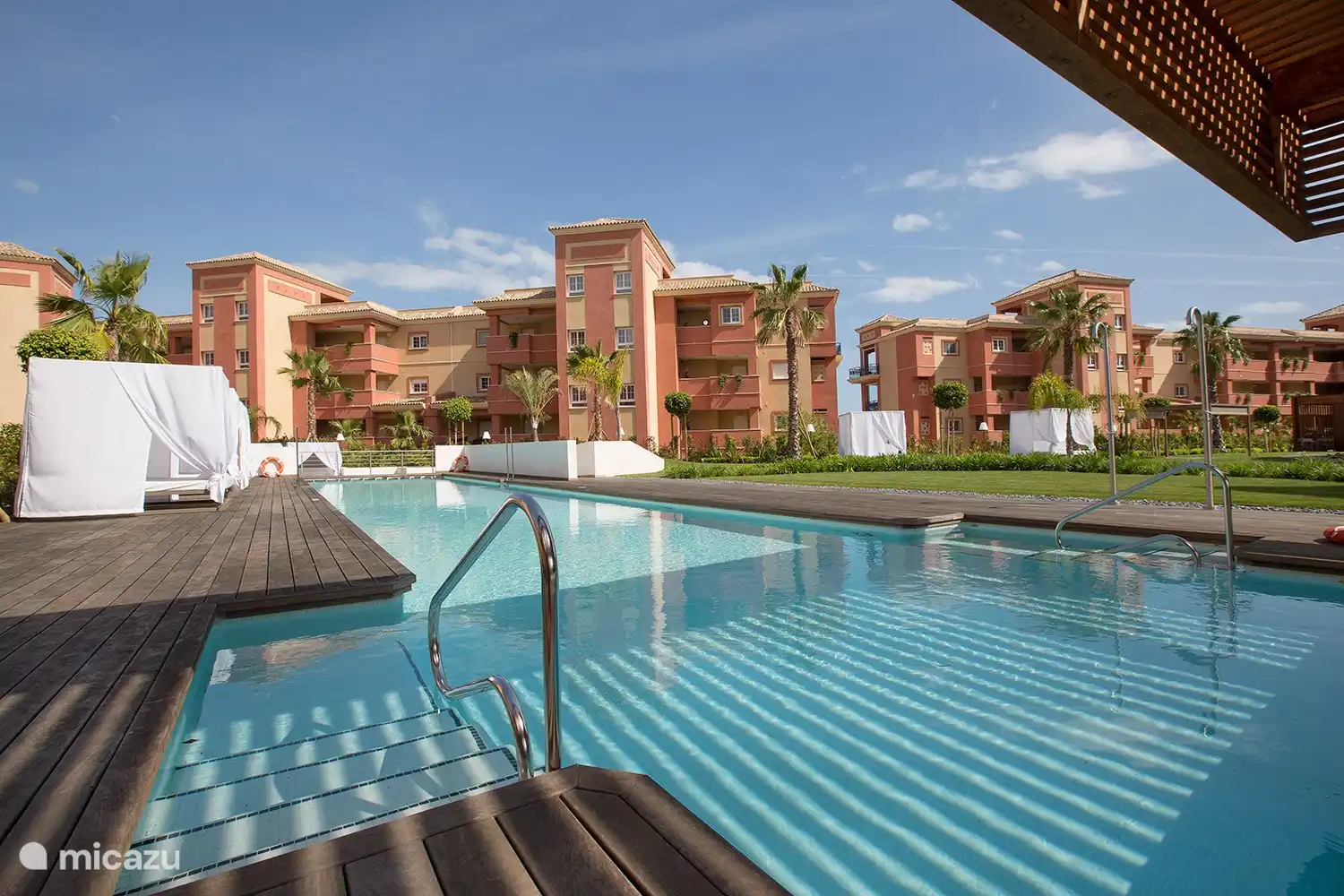 Een van de zwembaden 
