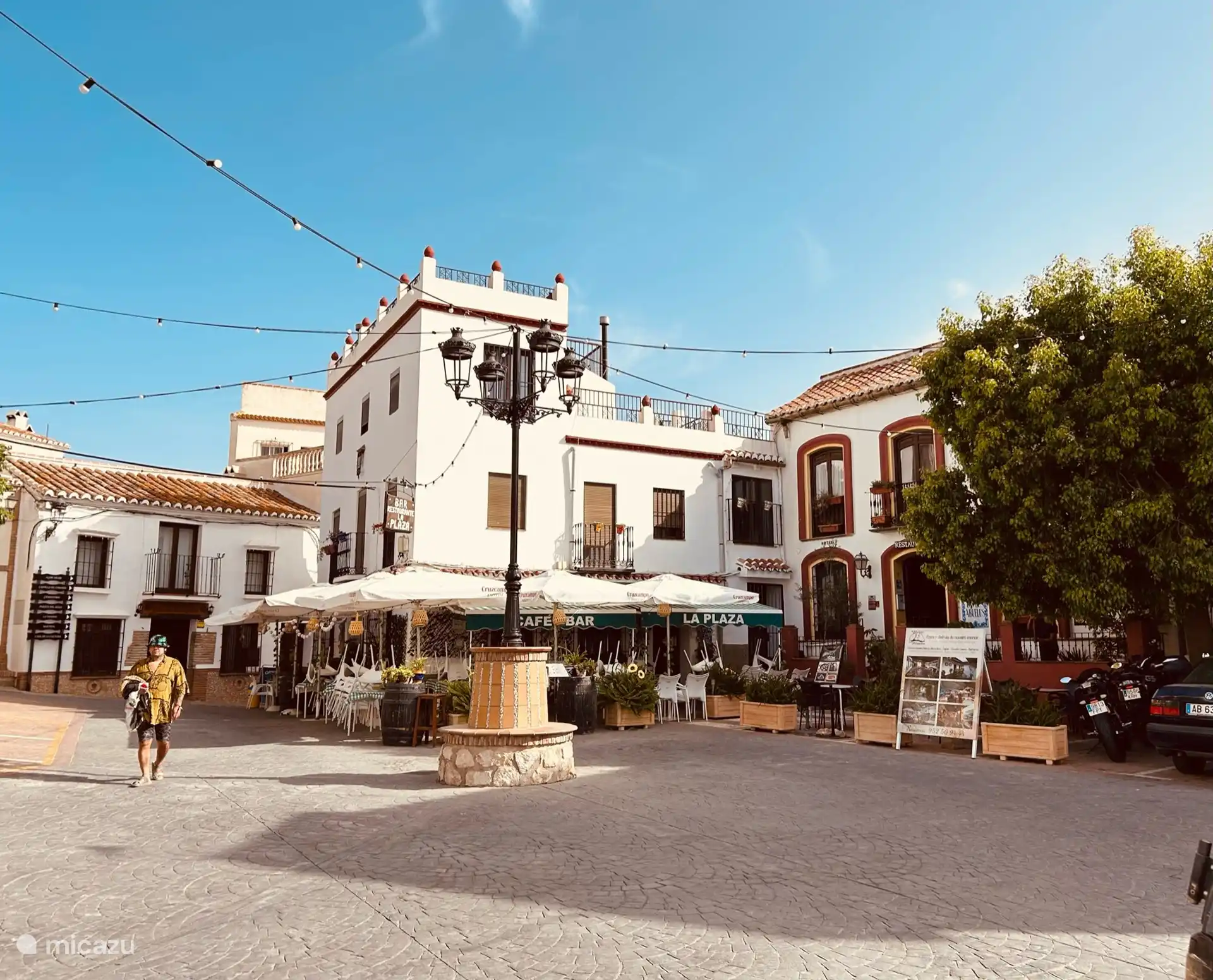 het dorpsplein van Comares