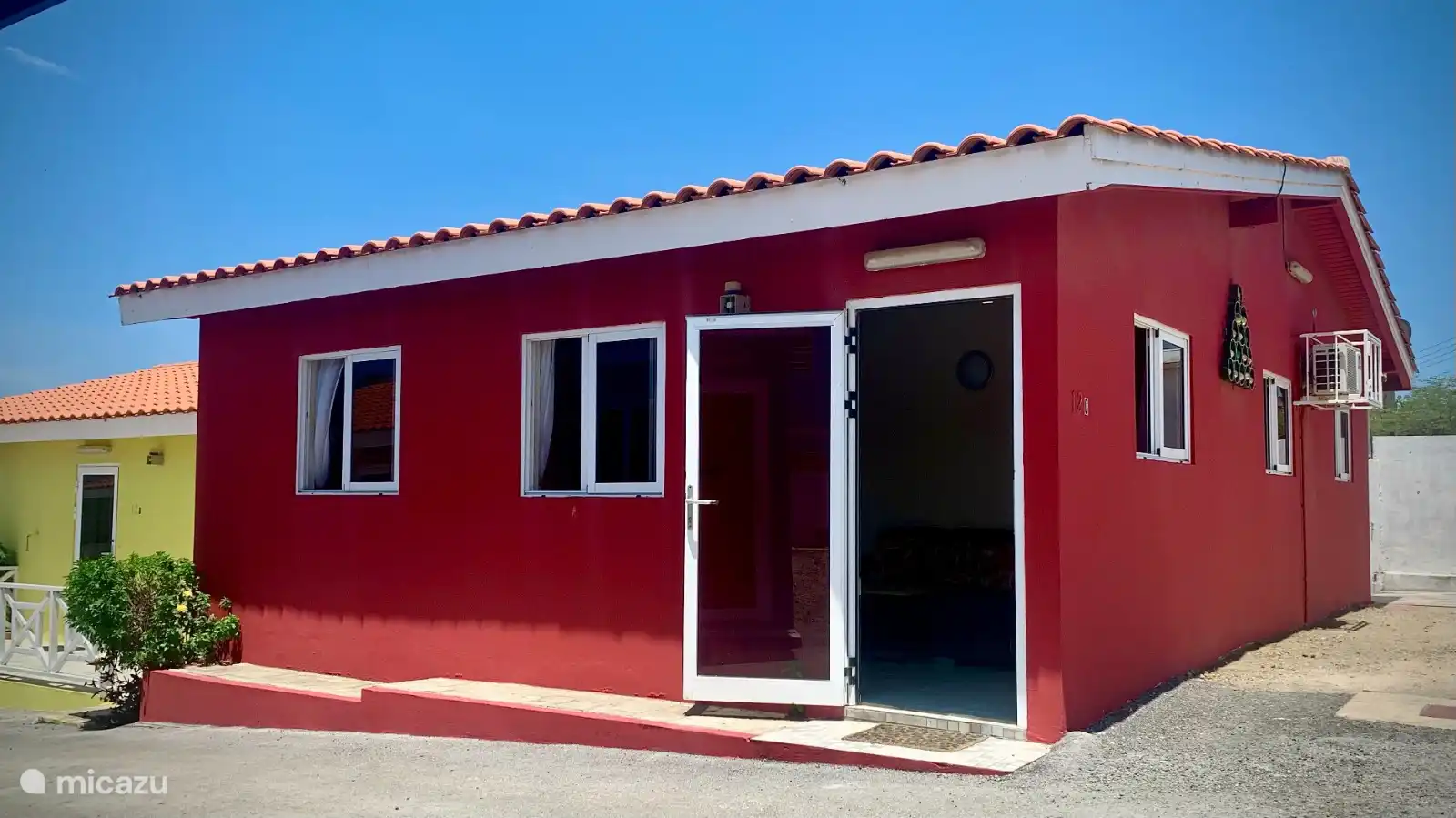 Top 5 Cura&#231;ao Style Red Apartment in Cura&#231;ao, Curacao-Middle, Julianadorp - Apartment