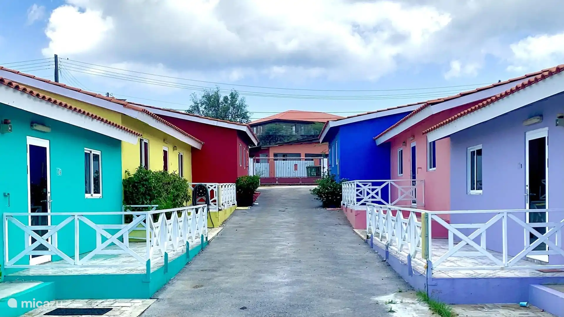 Top 5 Cura&#231;ao Style Red Apartment in Cura&#231;ao, Curacao-Middle, Julianadorp - Apartment