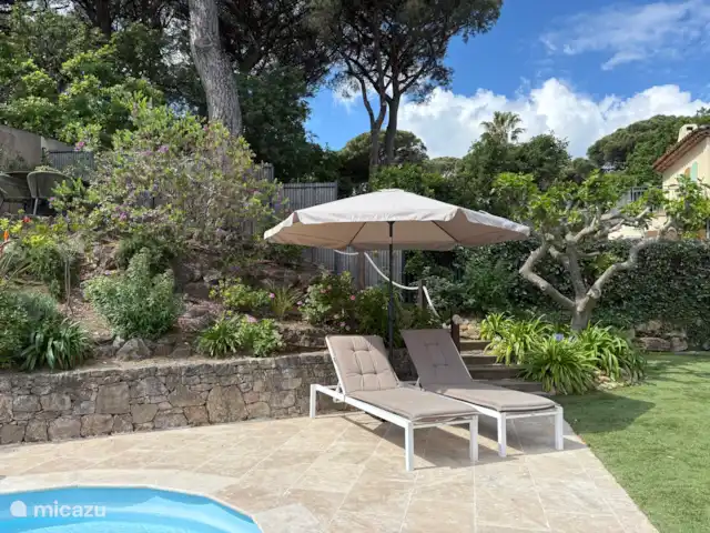 Villa Mont Cabasse en Francia, Costa Azul, Sainte-Maxime - villa Nueva terraza