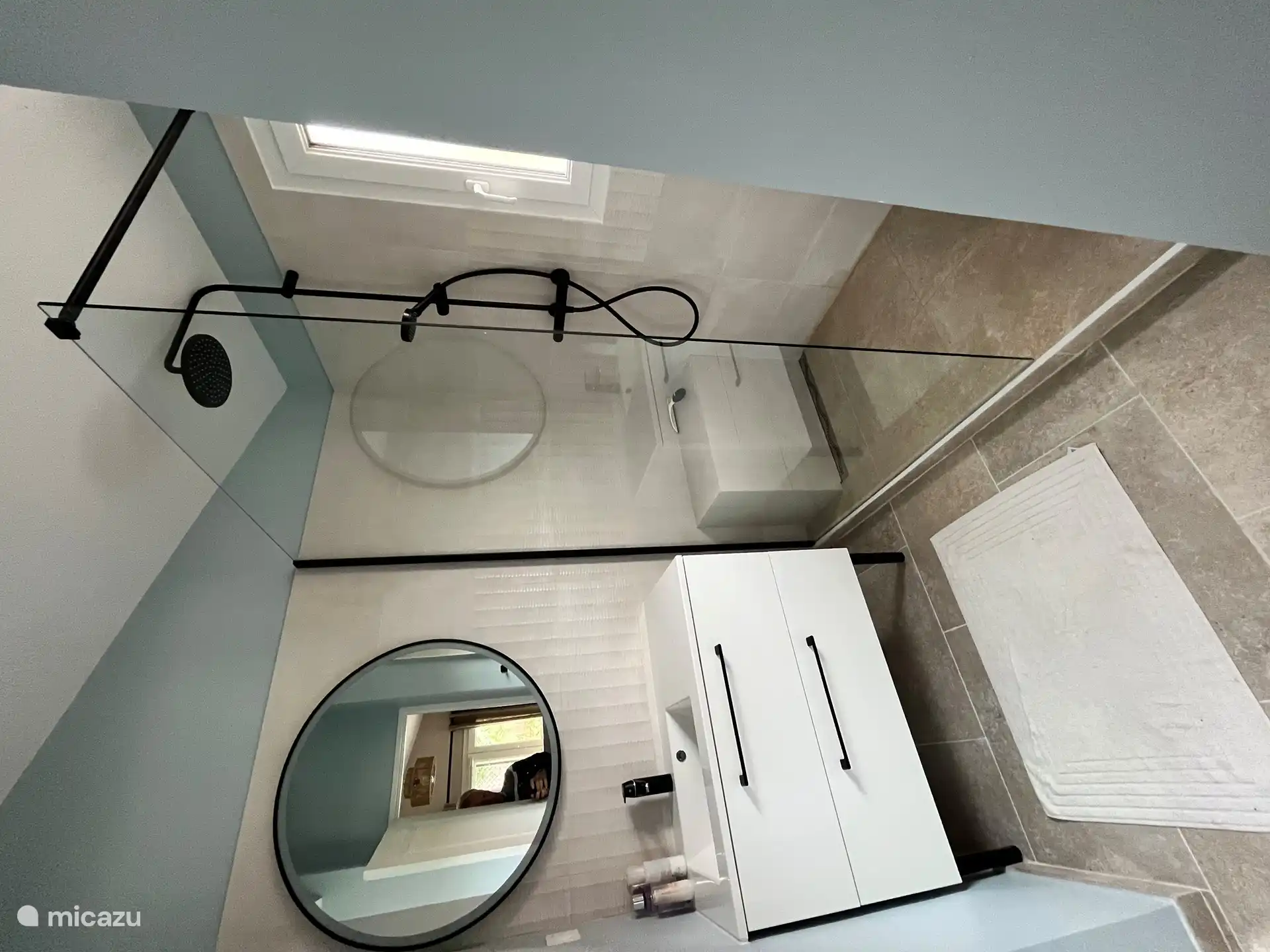 Salle de bain au rez-de-chaussée