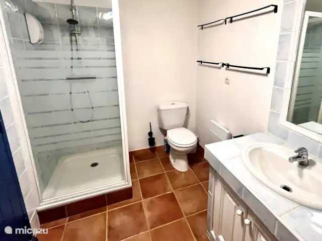 Villa Mont Cabasse en Francia, Costa Azul, Sainte-Maxime - villa Cuarto de baño desde el jardín