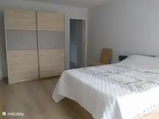 Chambre à l’étage avec lit 2 personnes