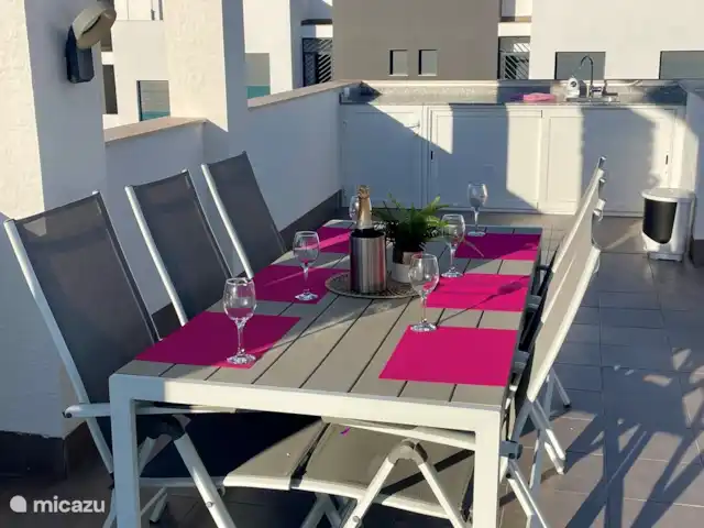 Penthouse Casa Isabella | Espagne, Costa Blanca, Torrevieja - appartement Bon long dîner ou barbecue et en famille ou entre amis. Ou simplement un verre de vin au soleil. Tout est possible.