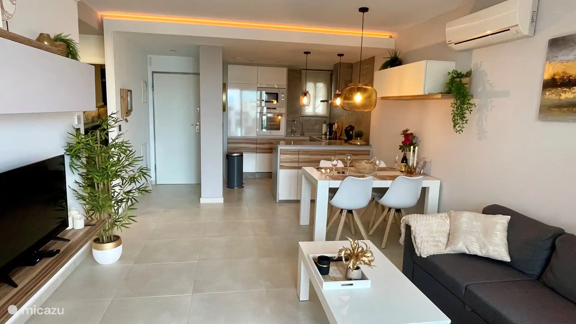 Penthouse Casa Isabella in Spain, Costa Blanca, Torrevieja - Apartment