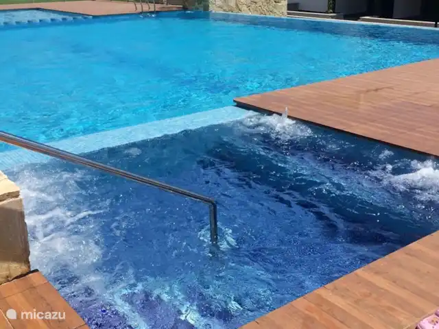 Penthouse Casa Isabella | Espagne, Costa Blanca, Torrevieja - appartement Le jacuzzi en fonctionnement ;-)