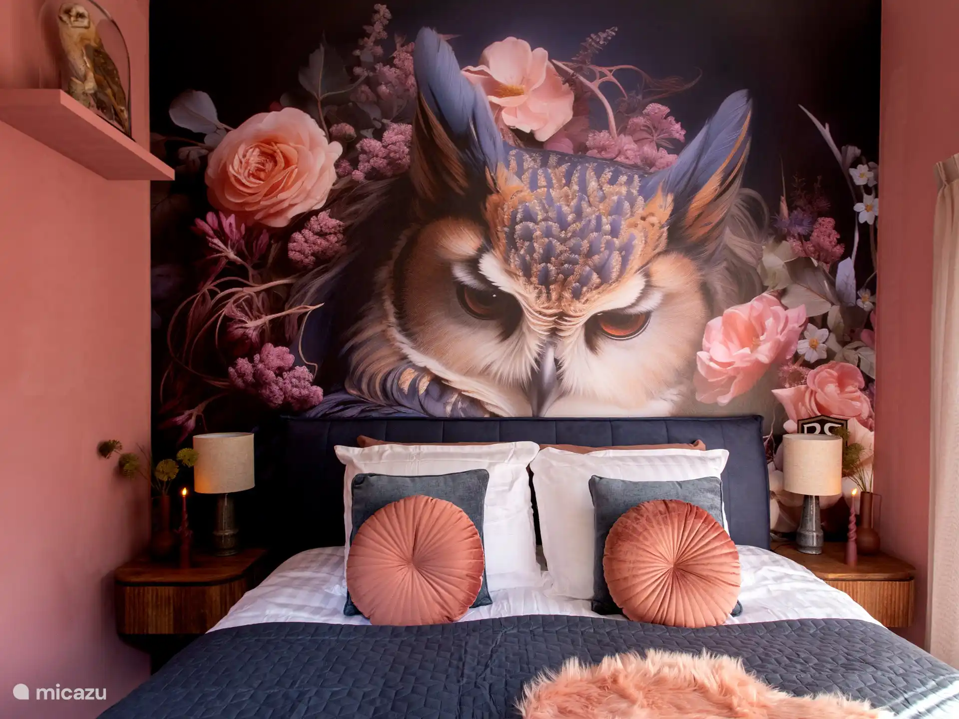 OWL-ROOM slaapkamer met groot 2persoons Boxspring bed