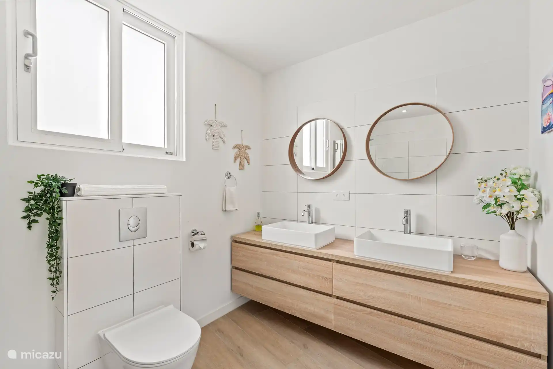 Gemeinschaftsbad 2, Schlafzimmer 2 und 3