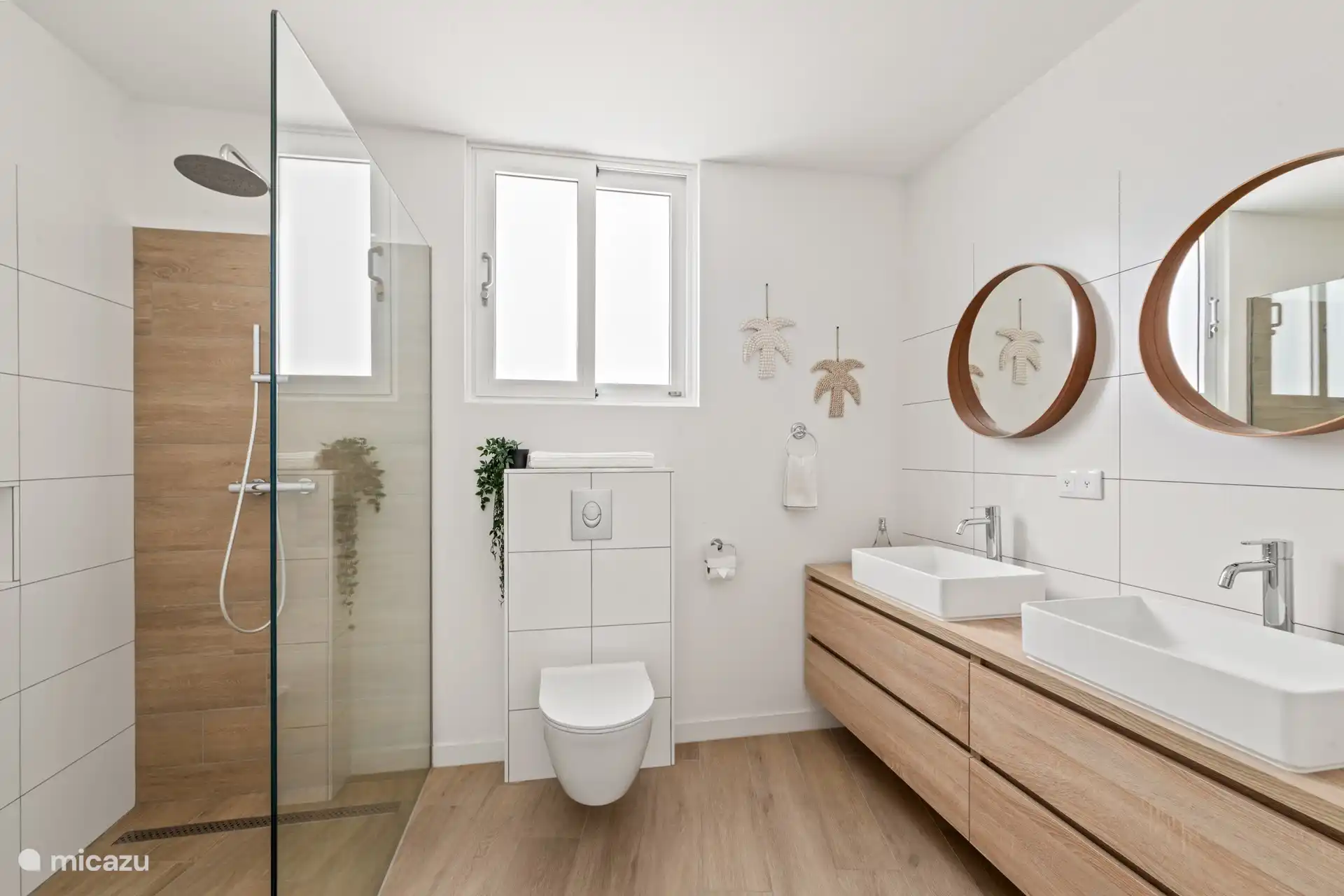 Gemeinschaftsbad 2, Schlafzimmer 2 und 3