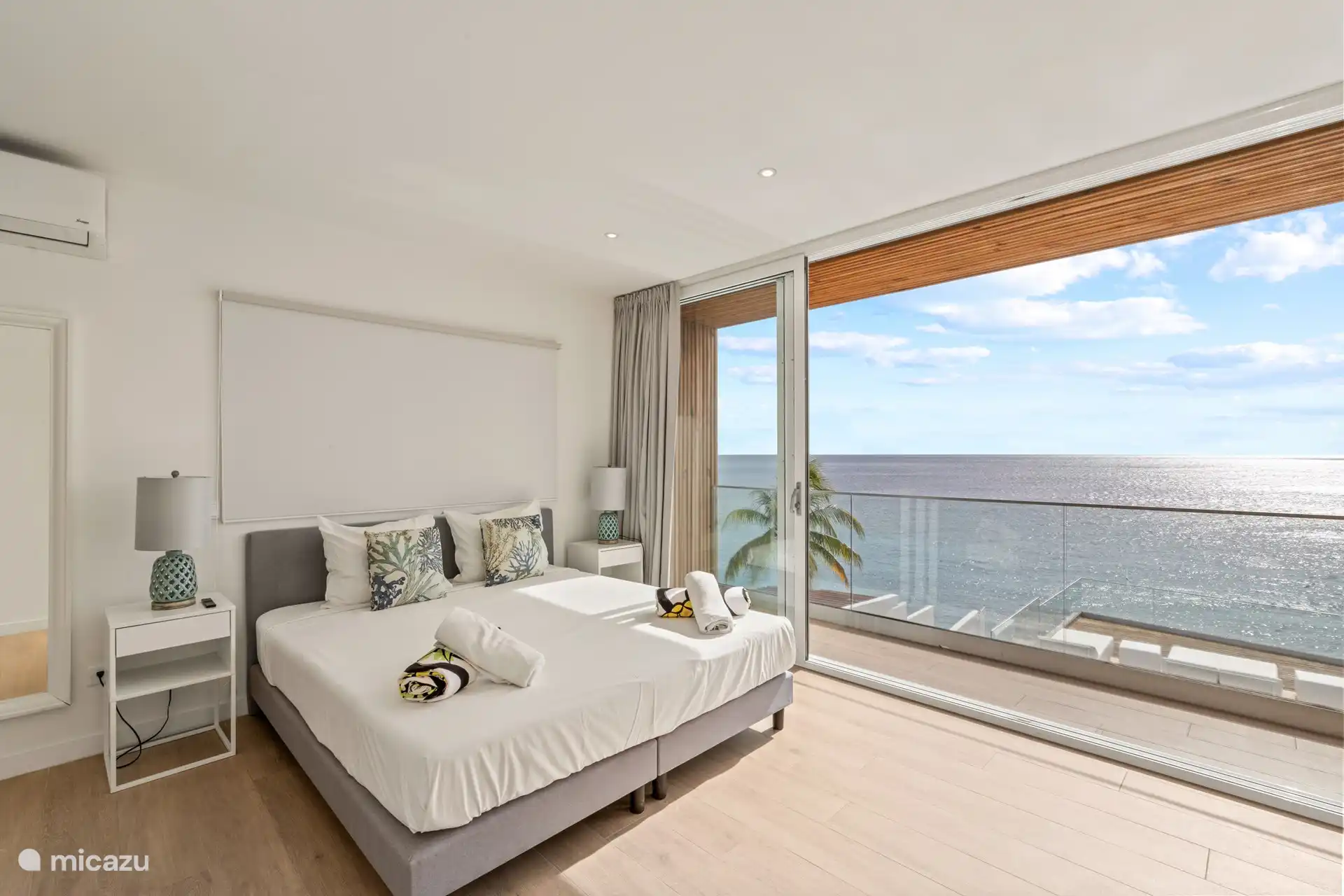 Schlafzimmer 4, erster Stock mit Balkon