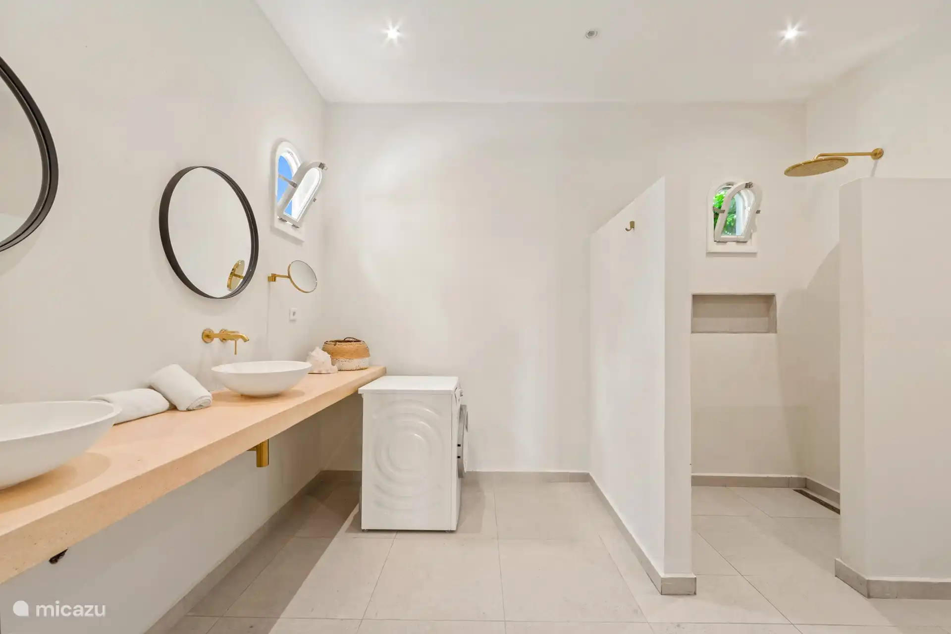 Badezimmer 1, in der Nähe von MBR