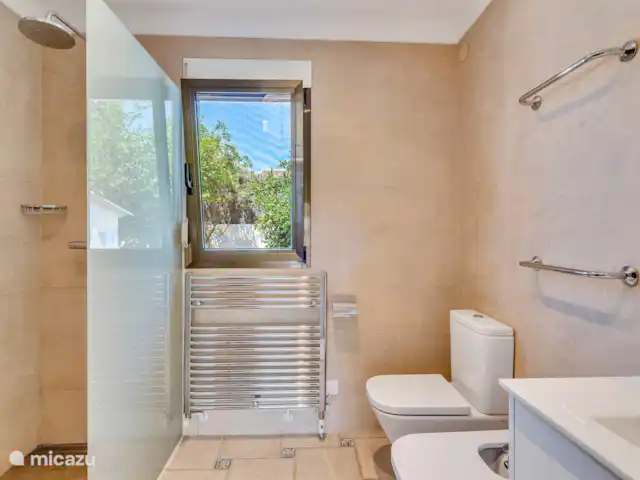 Casa Marisa en España, Costa Blanca, Jávea - villa El baño en la planta baja